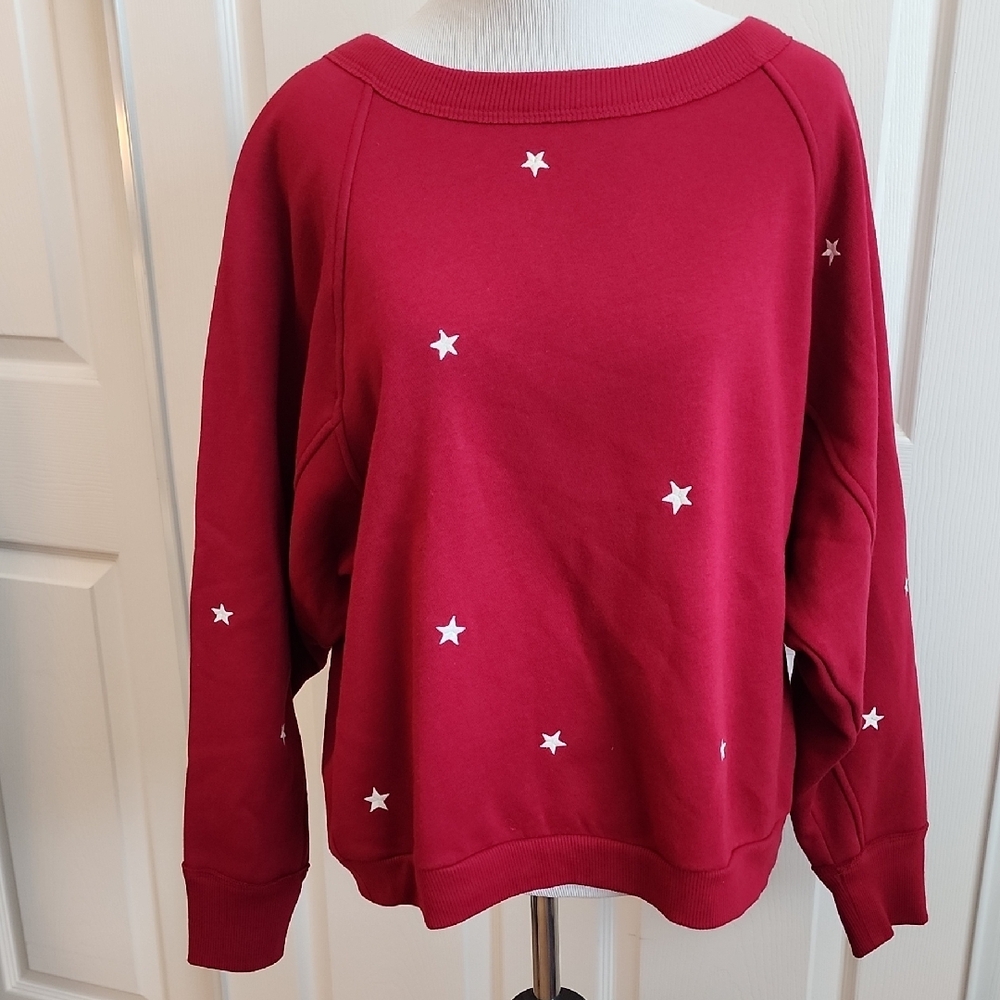 Red Star Patterned Sweatshirt